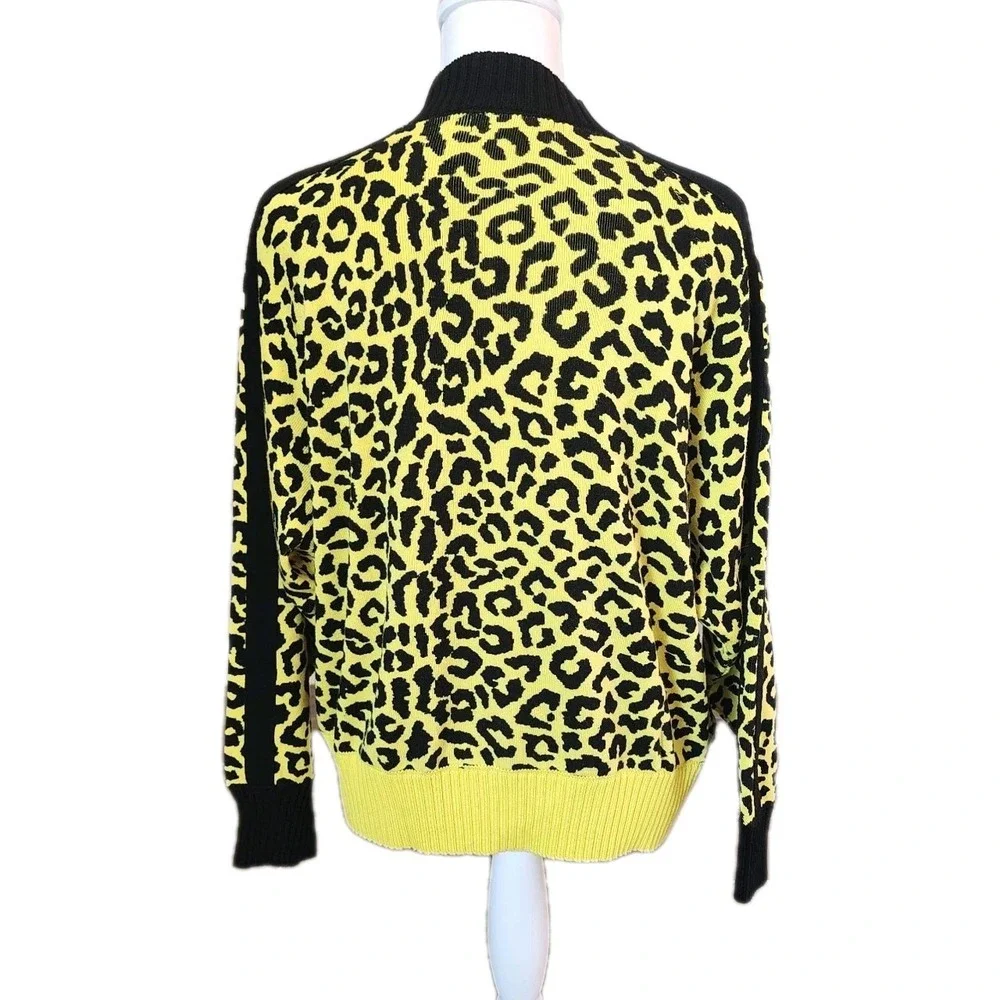 Central Park West Sweater Womens Medium Neon Yellow Leopard Ribbed Crewneck Cozy